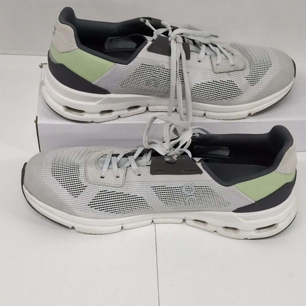 On Clouds Sneakers - Picture 2 of 14